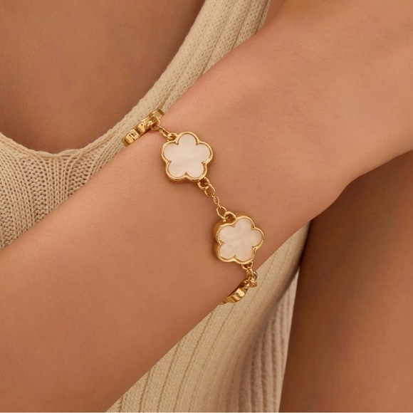 Set of 2 Elegant Gold/White Flower and gold/brown Bracelets - Picture 6 of 7